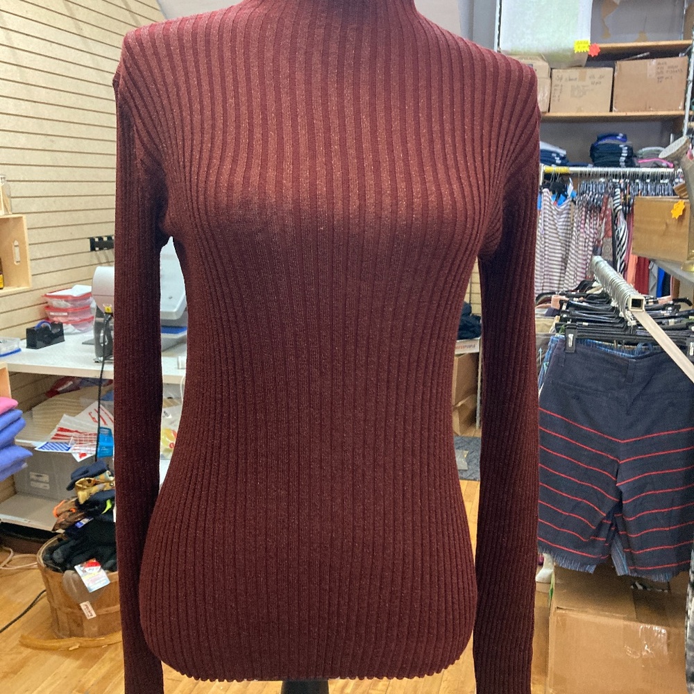 Womens Fitted HemandThread Shirt